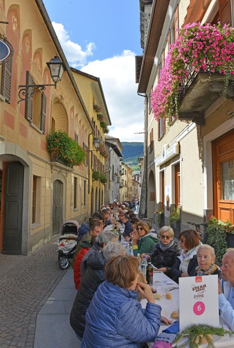 Mangiare pizzoccheri in centro a Bormio